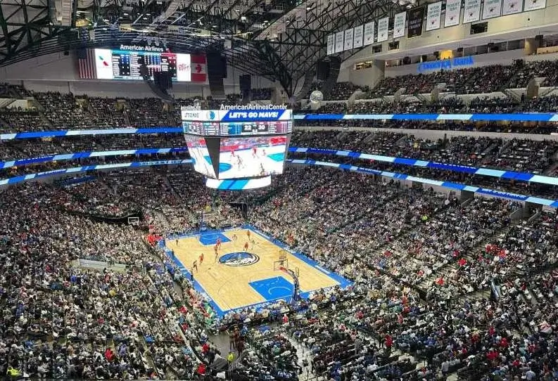 Panoramica pabellon partido NBA Dallas Mavericks